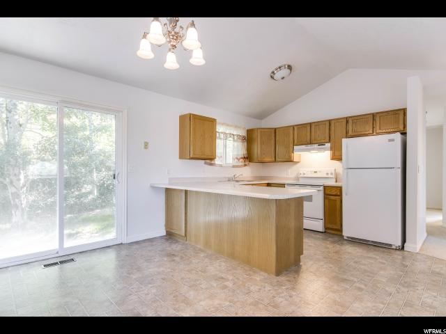 205 E 2050 N Centerville, UT 84014