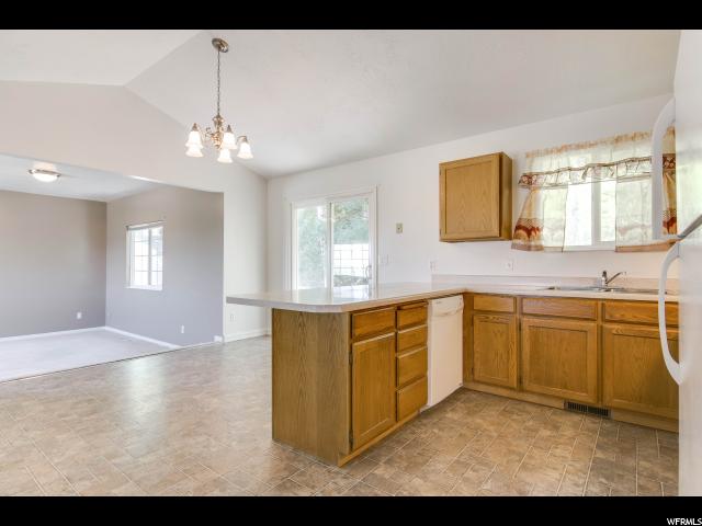 205 E 2050 N Centerville, UT 84014