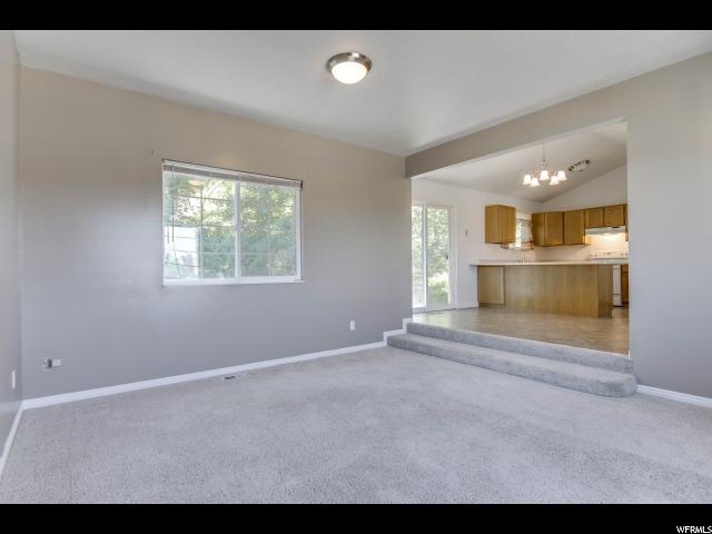 205 E 2050 N Centerville, UT 84014