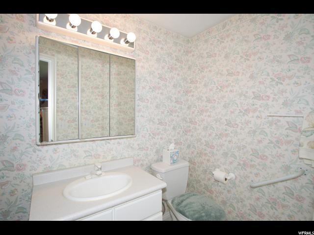 1224 S Valhalla Dr E Clearfield, UT 84015
