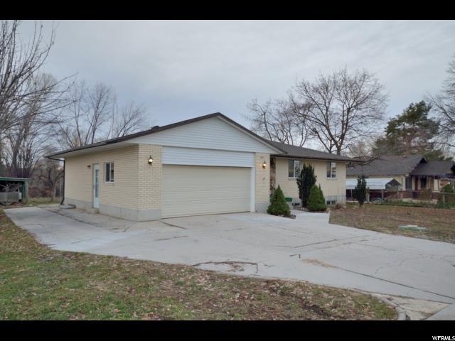 1481 E Pinewood Cir N