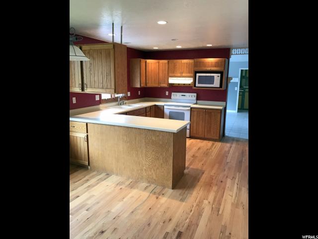 1035 E Fairway View Dr S