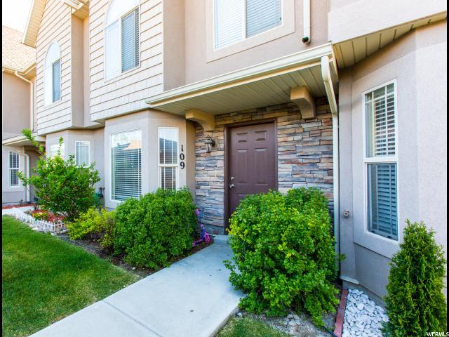 109 S Tamarak Cir