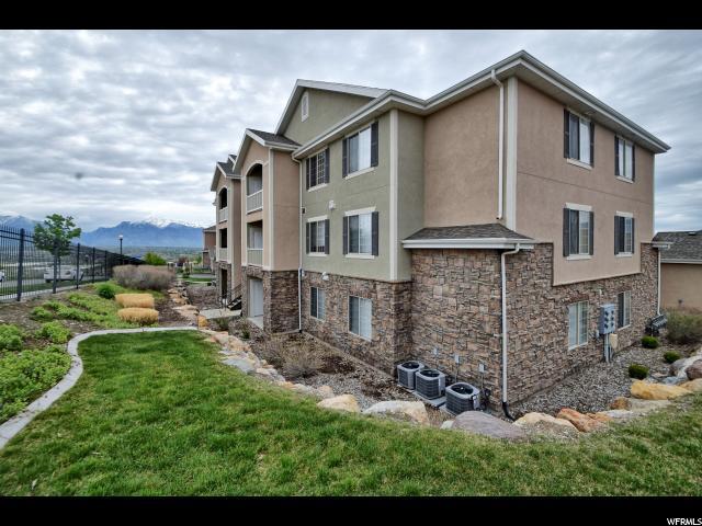 109 S Tamarak Cir