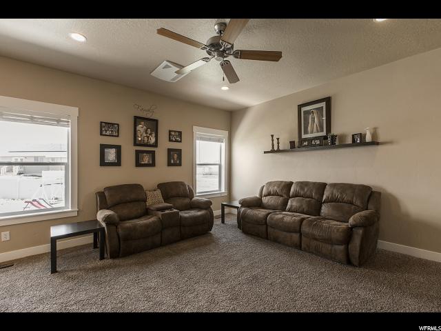 2037 S Bridle Cir Saratoga Springs, UT 84045
