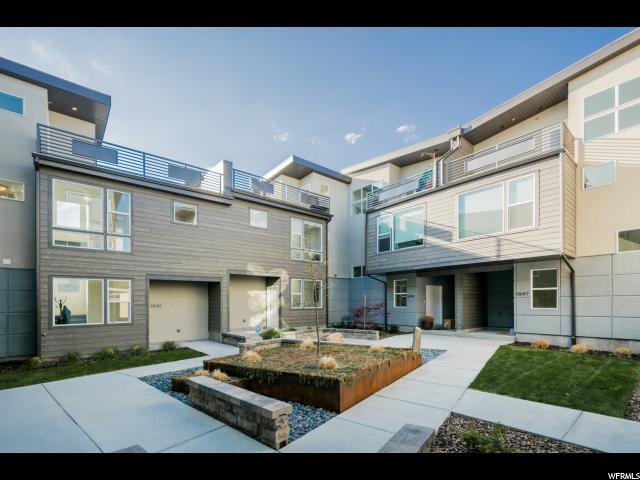 1002 W Village River Ln S