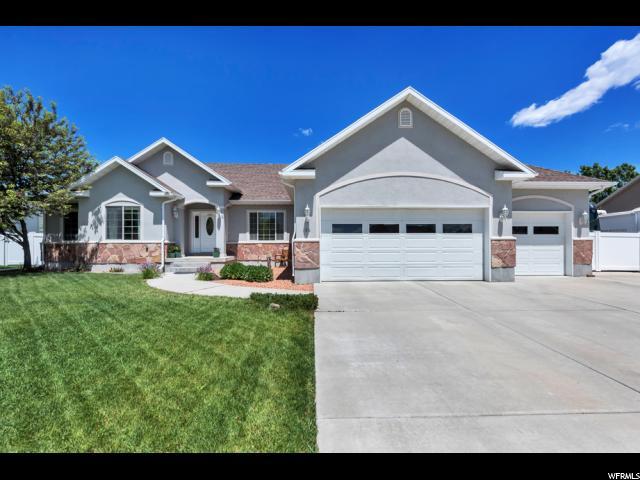 1098 W Sunburst Ln