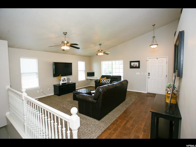 524 E Apple Blossom Ln Pleasant Grove, UT 84062