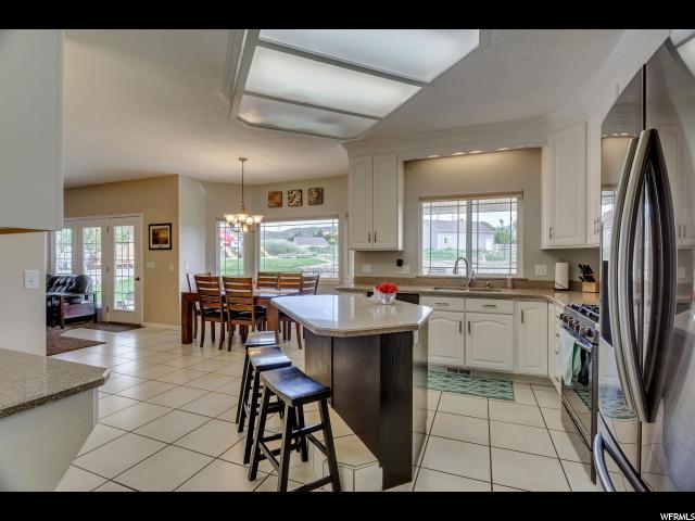 For Sale: 2113 W Mountainside Cir S Riverton, UT 84065