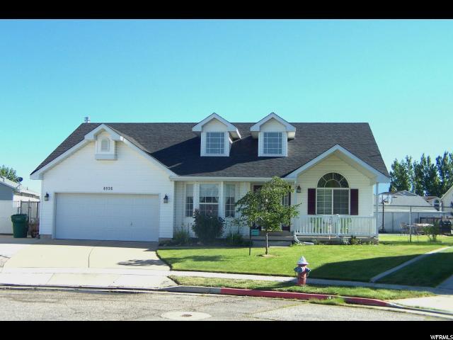 3857 Foxglen