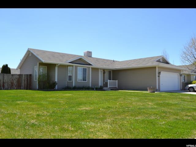 3857 Foxglen