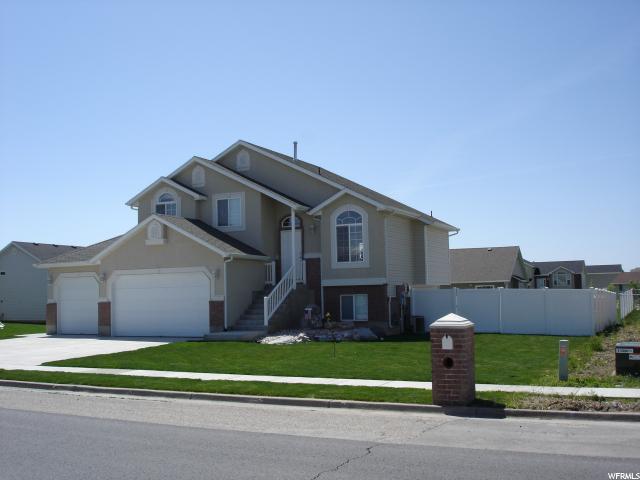 3857 Foxglen