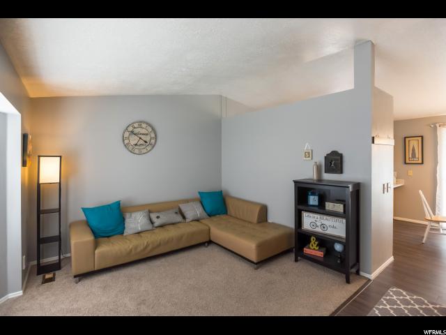4890 W Saguaro S