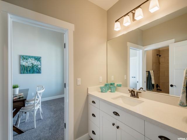 1237 W Meadow Ridge Ln