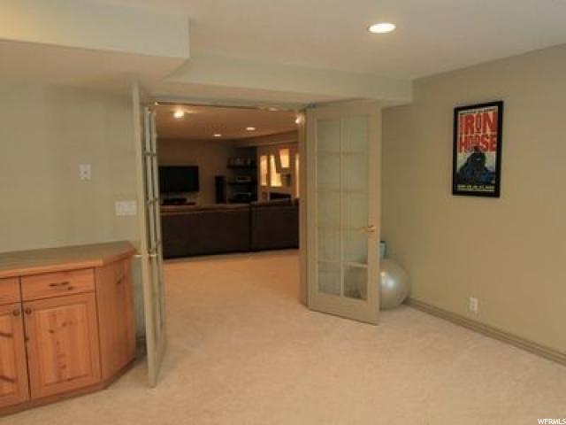 2447 E Granite Hills Cir S