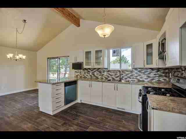 1573 E Crest Cir S Sandy, UT 84093