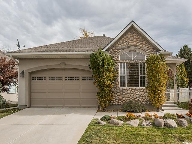 9047 Enchanted Oak Ln