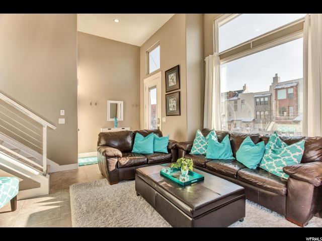 APT 383