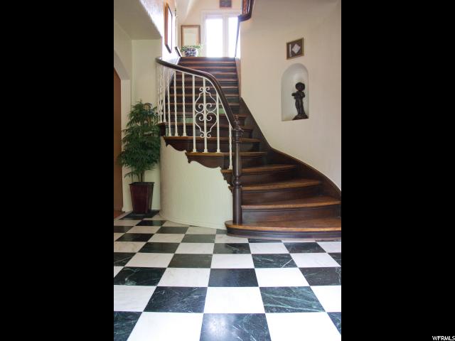 933 S Greenwood Ter #16