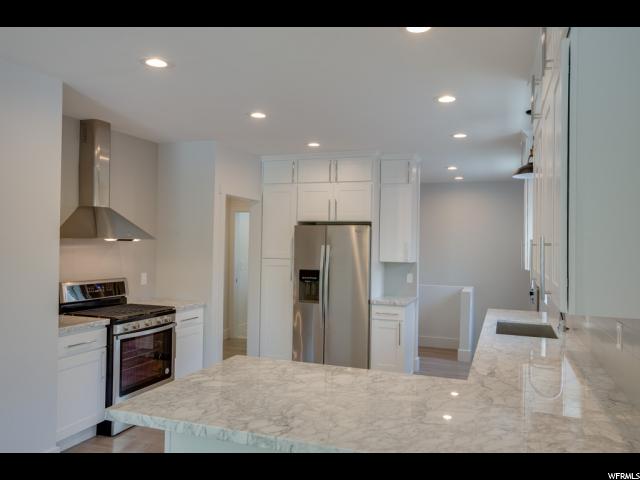 260 E Edith Ave