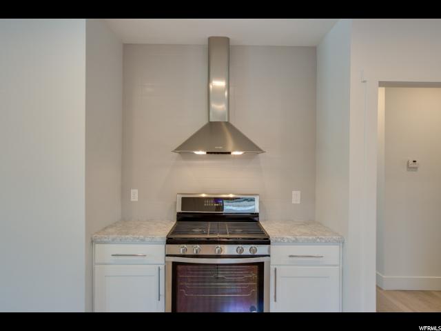 260 E Edith Ave