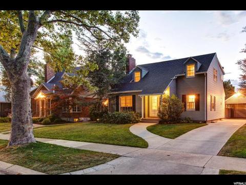 1386 E Laird