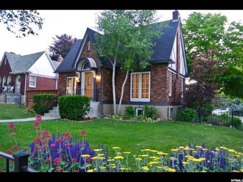1386 E Laird