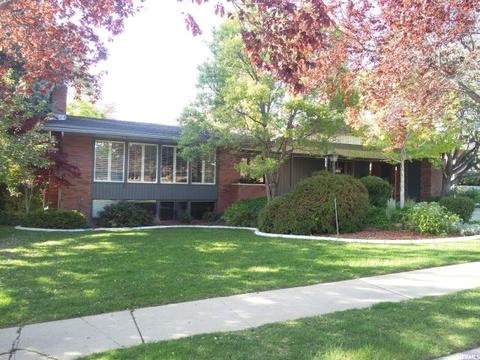 1386 E Laird