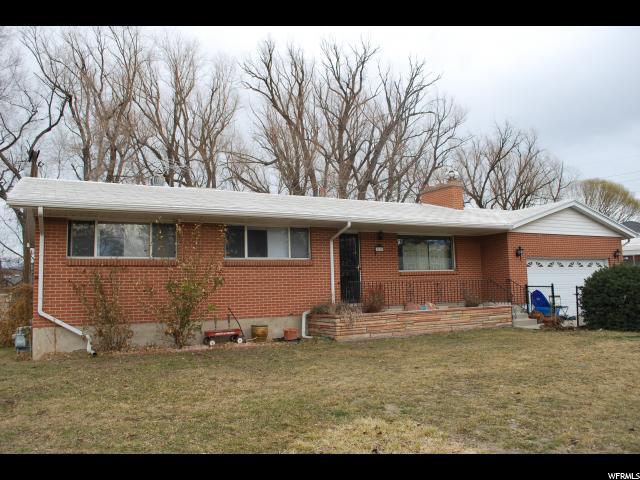 1273 E Parkcrest Cir
