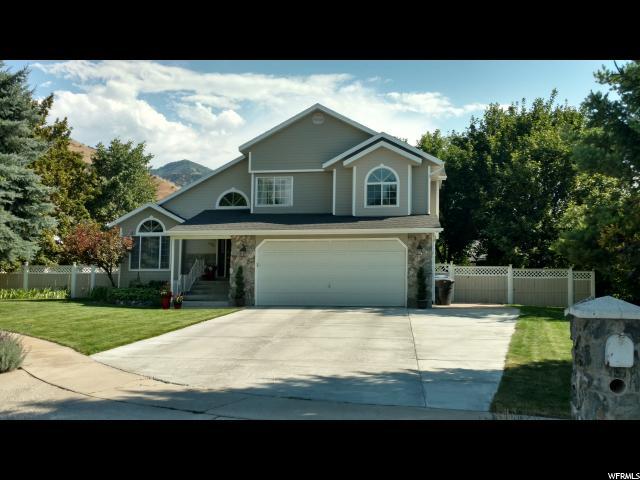 1273 E Parkcrest Cir