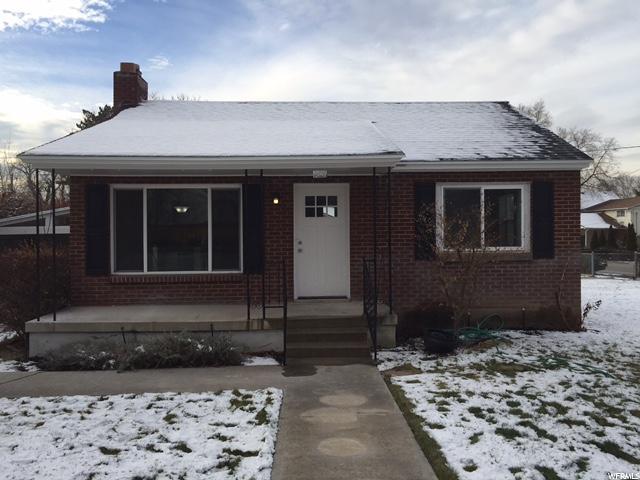 1610 E Kingsrow Dr