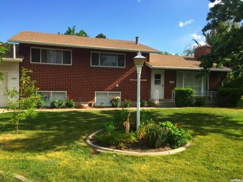 1711 E Village Grn S