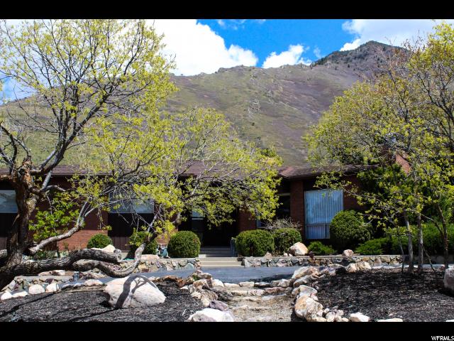 2015 E Cresthill Dr