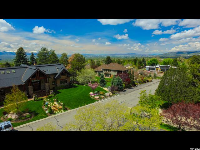 2015 E Cresthill Dr