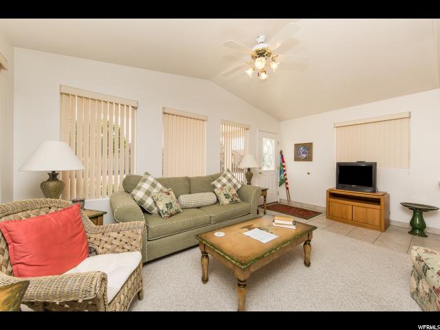 1050 N Red Hills Pkwy W