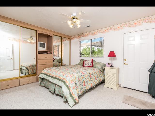 1050 N Red Hills Pkwy W