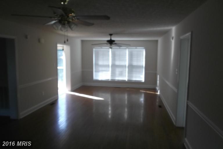 121 Split Oak St