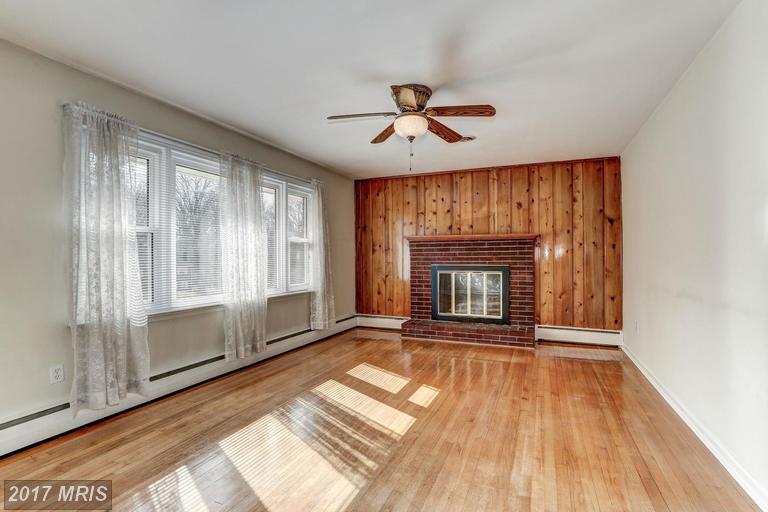 8107 Maplewood Dr