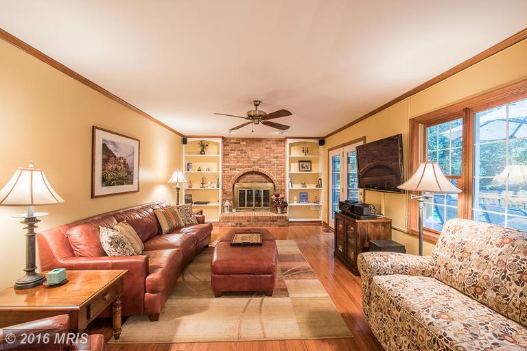 7010 Bruin Ct