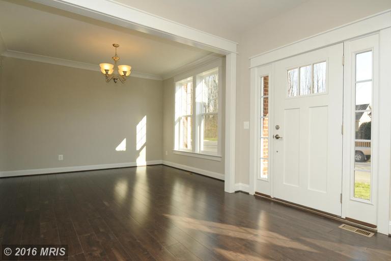 For Sale: High St Round Hill, VA 20141