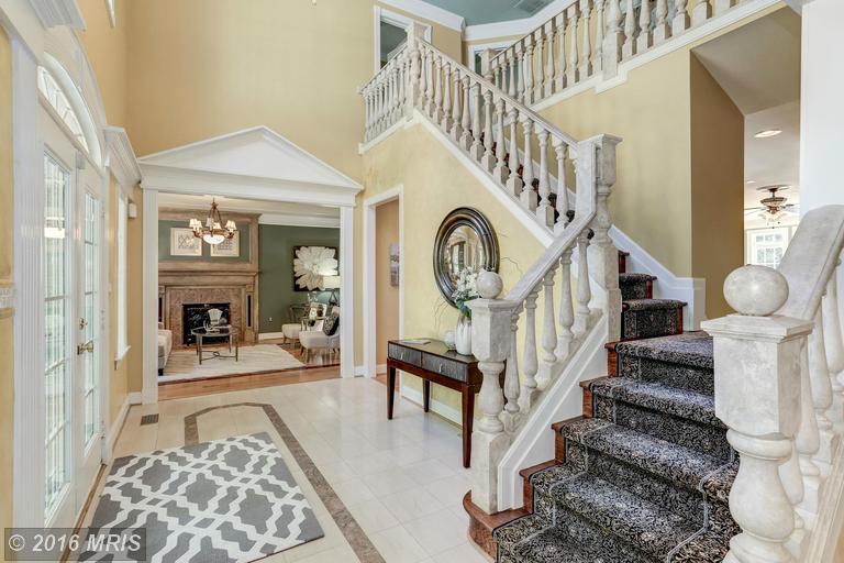 9565 Briar Ln