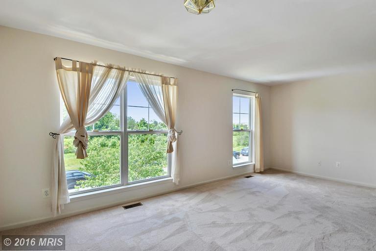 For Sale: 42952 Beachall St Chantilly, VA 20152