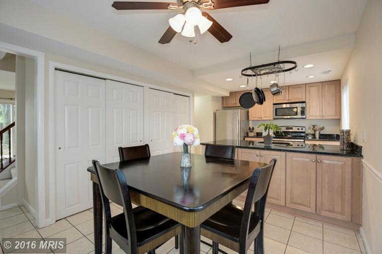 624 Clearwater Ct Herndon, VA 20170