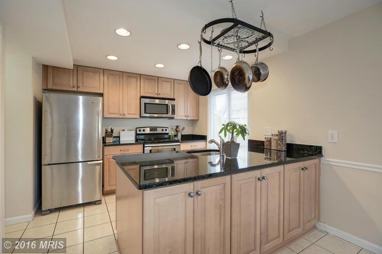 624 Clearwater Ct Herndon, VA 20170