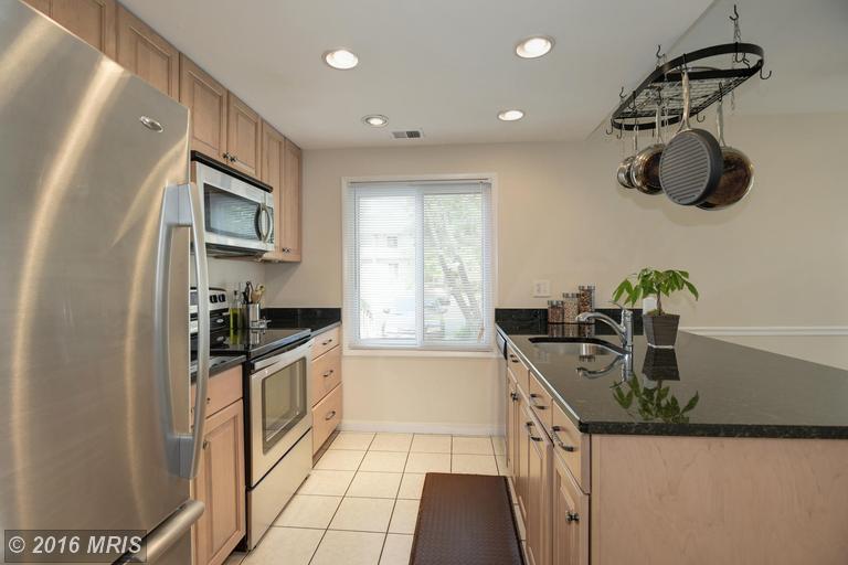 624 Clearwater Ct Herndon, VA 20170