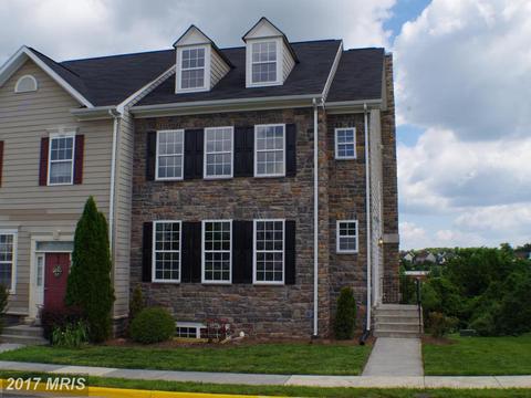 823 Bluefield Sq NE