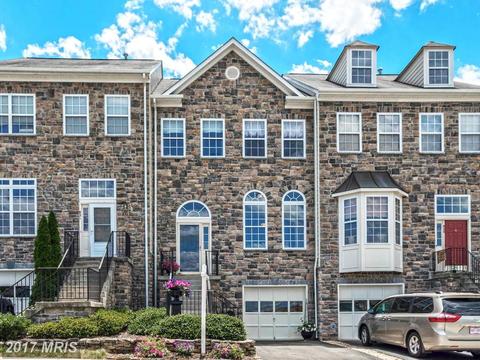 823 Bluefield Sq NE