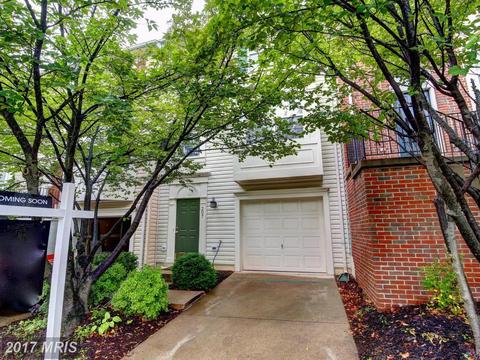 237 Golden Larch Ter NE