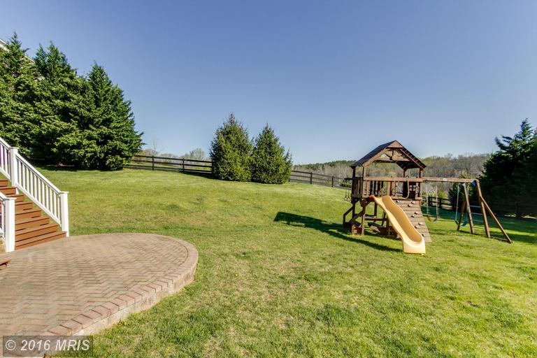 7644 Movern Ln