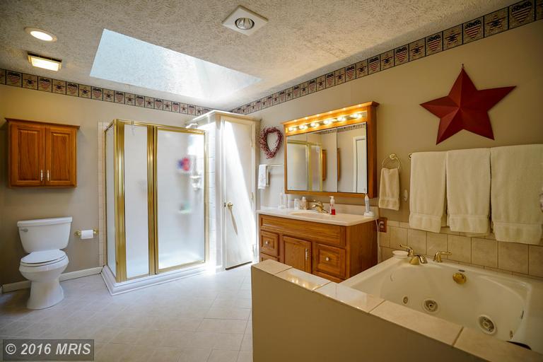 For Sale: 7239 Periwinkle Ct Warrenton, VA 20187